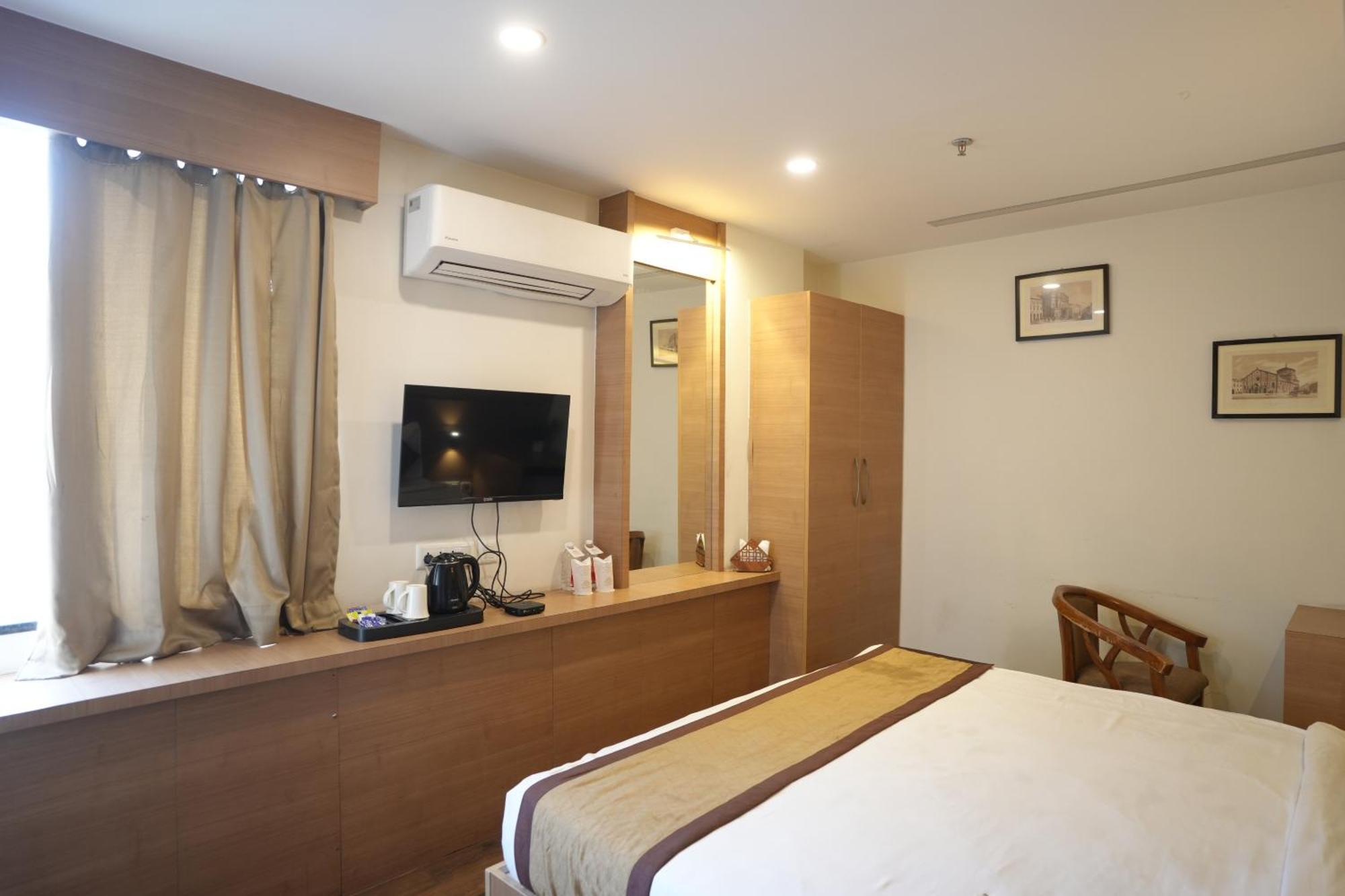 Hotel Silkhouse Premier Danapur Dış mekan fotoğraf